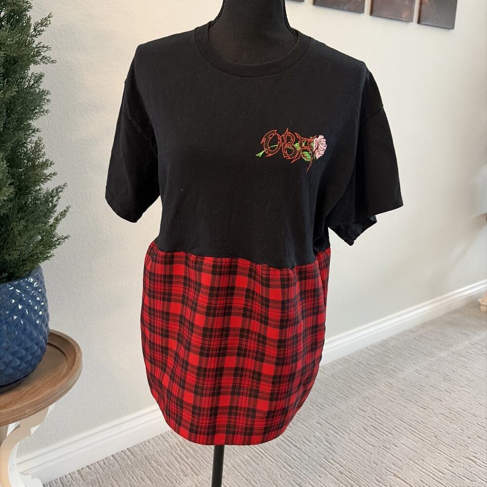 OBEY Custom made Spirit Jersey Short Sleeve Women's Shirt Large Plaid Black Red‎
